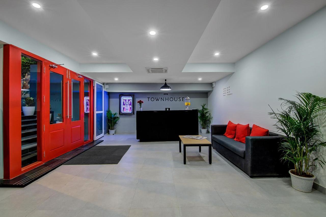 Super Townhouse Global Village Tech Park Near Kengeri Bus Terminal Metro Station Bangalore Exterior photo